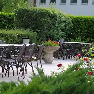 https://hotel-relais-porte-des-alpes.hotels-rhonealpes.com